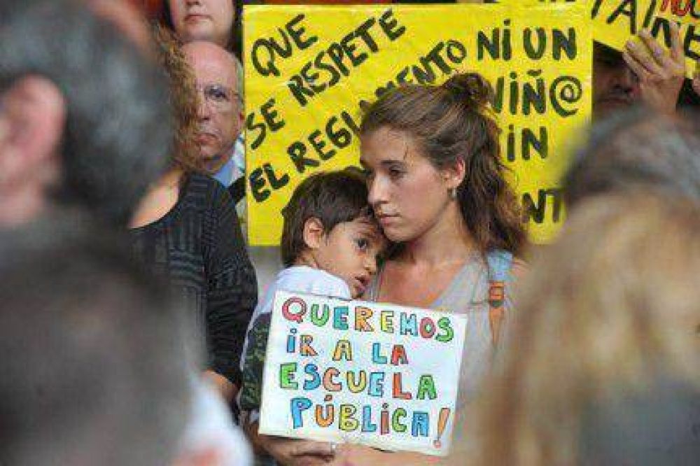 Bullrich se reuni� con padres y neg� la falta de vacantes