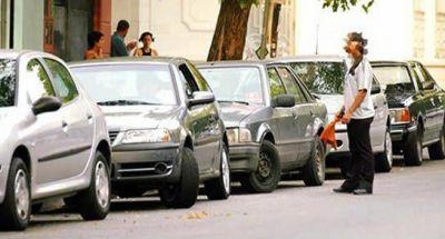 Piden identificar a los cuidacoches