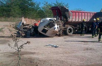 Un muerto tras choque de camiones en una cantera