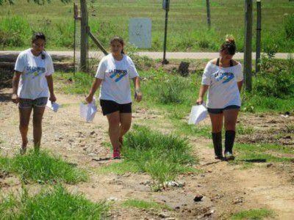 �La Campora�: jornadas solidarias San Pedro luego del temporal