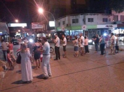 Reclamo vecinal frente a Secheep por los sucesivos cortes de energ�a