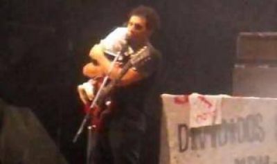 Recital de Divididos: El padre de la ni�a encerrada en un auto culp� a la madre