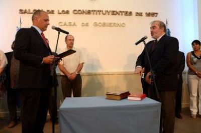 Z�rate asumi� como ministro de Educaci�n