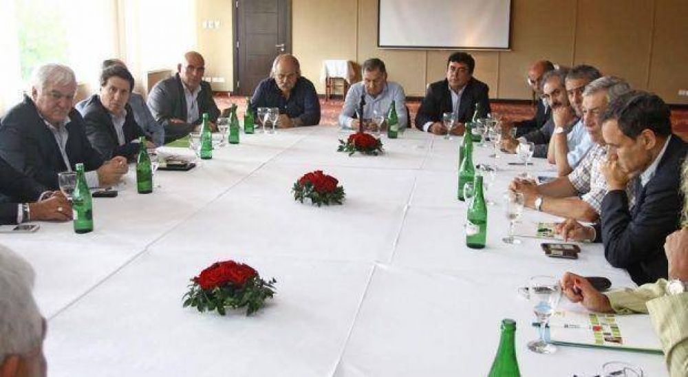 Granados reuni� a intendentes del FpV para �repasar� Ley de Polic�as Municipales