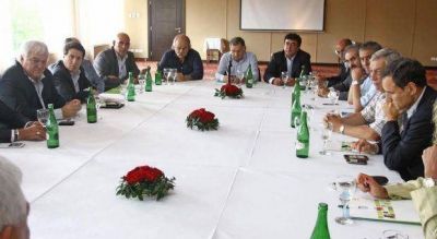 Granados reuni� a intendentes del FpV para �repasar� Ley de Polic�as Municipales