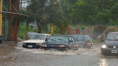 En pocas horas cayeron m�s de 100 mil�metros en Paran�  