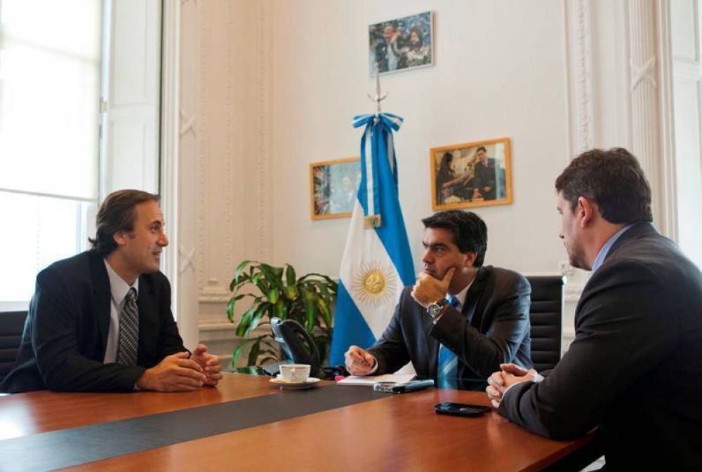 En medio de la ola massista, intendente de la Primera reafirm� pertenencia K junto a Capitanich