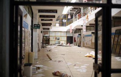 Preparan al viejo edificio de Humanidades para la demolici�n