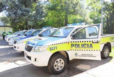 Seguridad entreg� 10 camionetas a la polici�a de Tucum�n