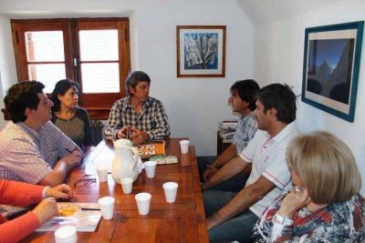 Ediles estudian implementaci�n de la ordenanza que proh�be cargar combustible sin casco