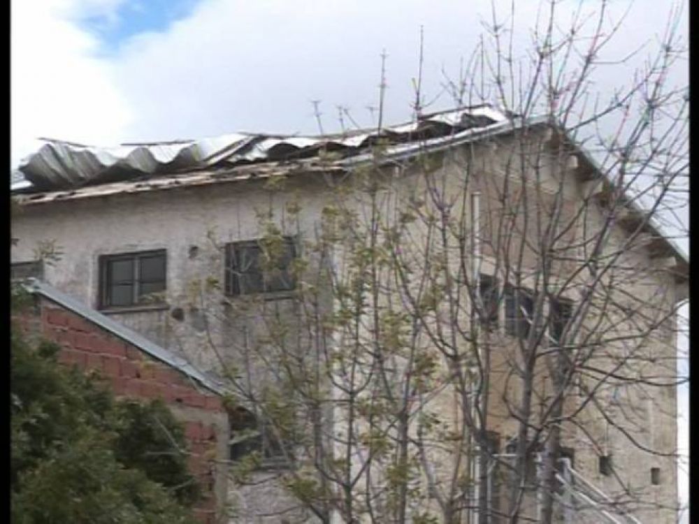 El Ministro de educaci�n recorri� obras escolares en Bariloche