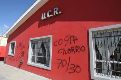 La UCR repudi� pintadas contra Costa en los comit�s de R�o Gallegos