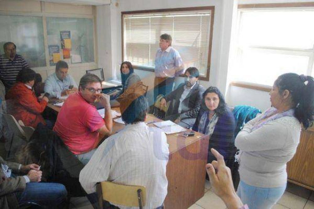 Paritarias docentes: Gobierno ofreci� un 25% escalonado y SUTEF reclama un 50%