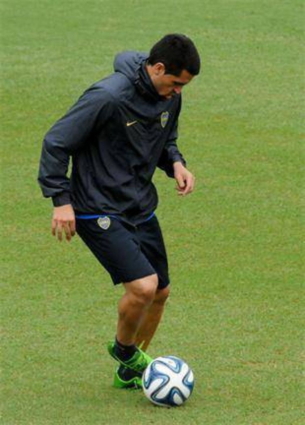 Ni la lluvia fren� a Juan Rom�n Riquelme, que sue�a con volver el domingo