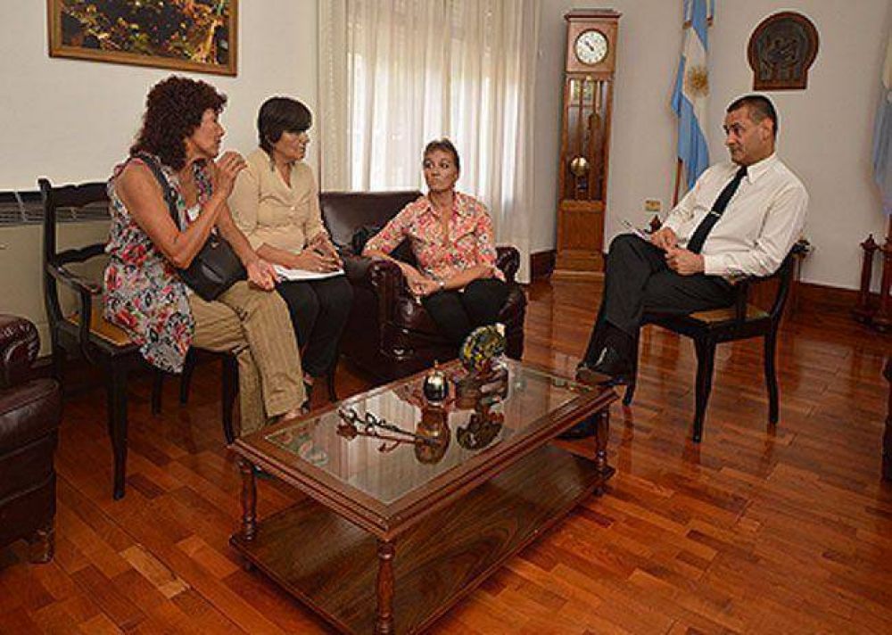 El intentendente, con abolicionistas