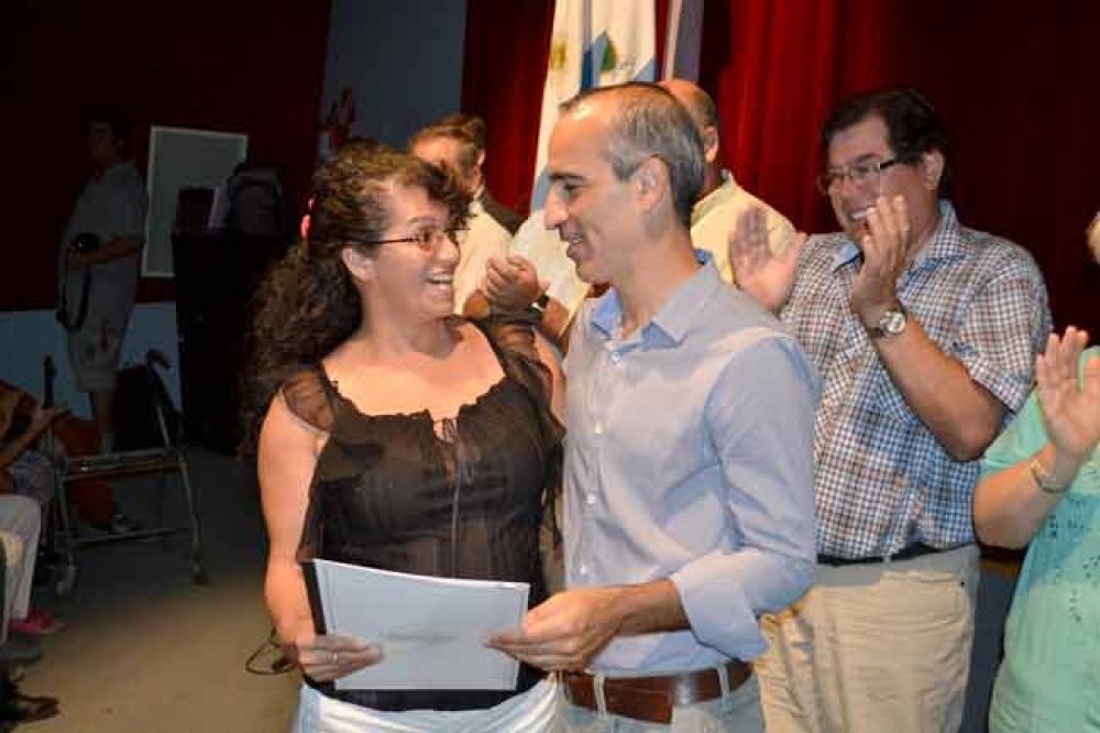 Entregaron cuarenta y cinco cr�ditos de econom�a social en General Pico