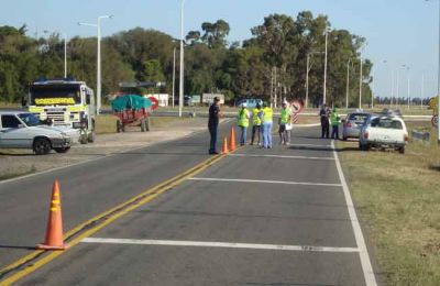 Once veh�culos retenidos en diversos operativos