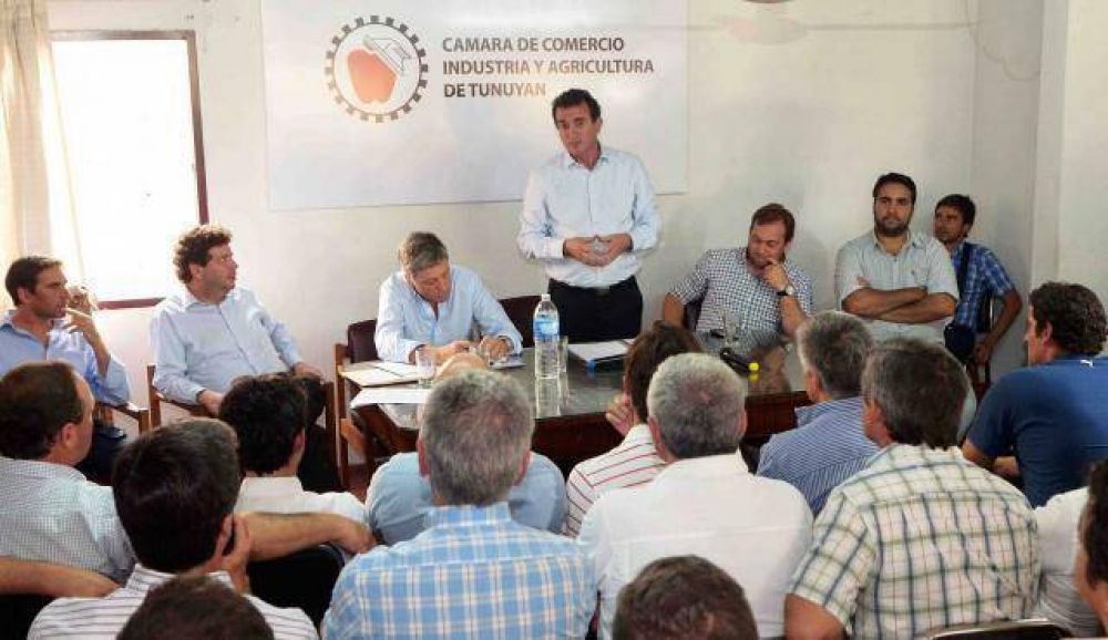 El Gobierno conform� una Mesa Consultiva Frut�cola