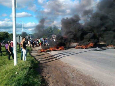 Vecinos cortaron durante una hora la ruta 192