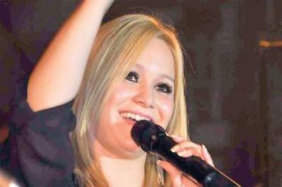 Karina �La Princesita� recibir� $363.000 pesos por su actuaci�n en el Aniversario de Comodoro