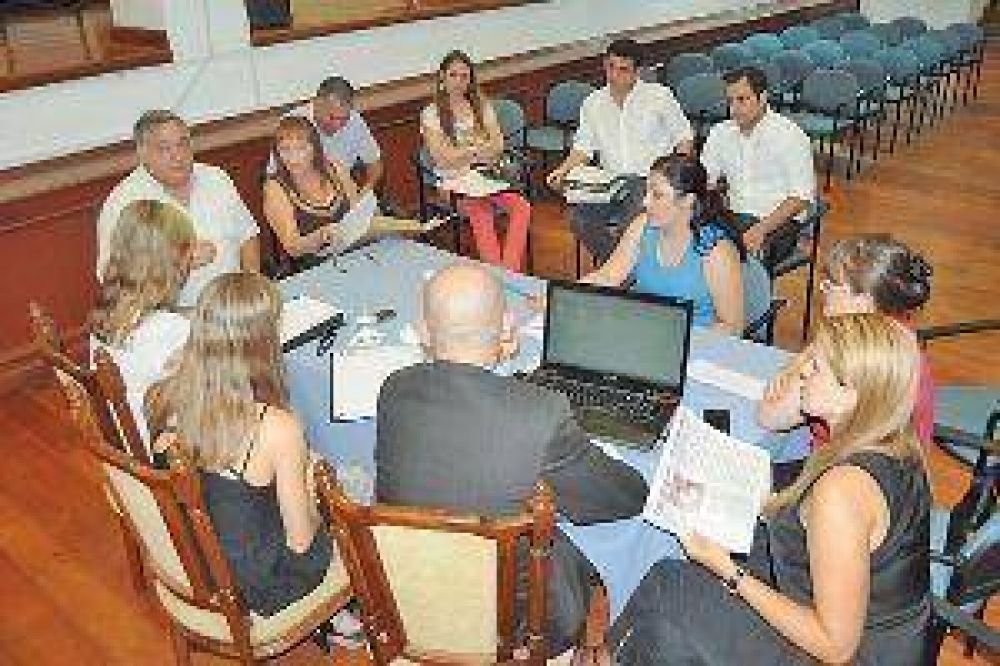 El Gobierno acord� con comercios locales una canasta escolar m�s barata que la nacional