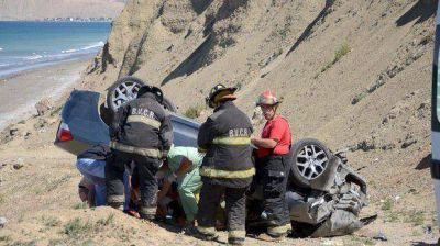 La conductora del auto que se desbarranc� sigue delicada