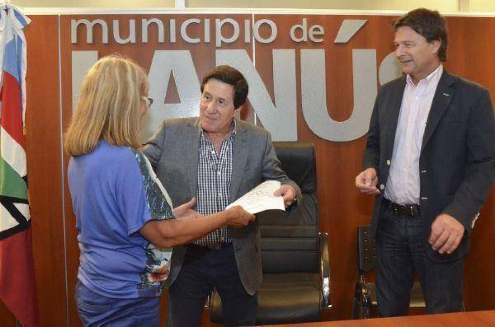 D�az P�rez anunci� el nuevo plan de obras para escuelas