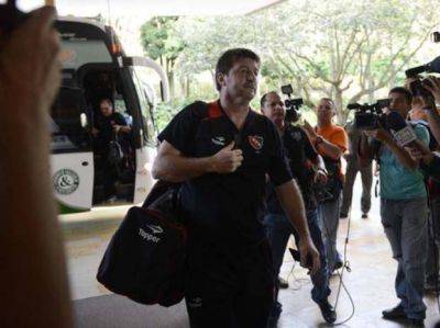 Newell's se instal� y realiz� los primeros movimientos en Medell�n