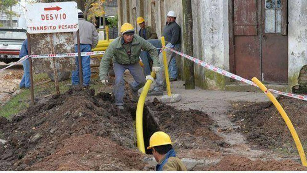 Firman el contrato para iniciar el gasoducto en el sureste de Paran�  