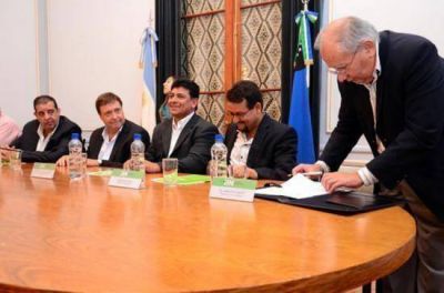 Firmaron convenios para buscar agua en el Sur de R�o Negro