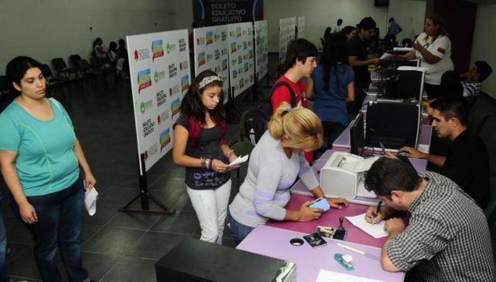 Boleto Educativo: suman a docentes y auxiliares privados