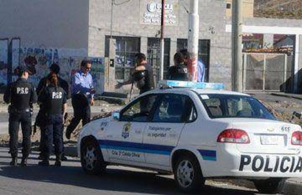 Desocupados tomaron sede de UOCRA Caleta Olivia