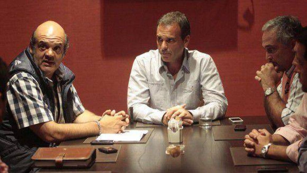 Garber: �Ib��ez deber� cumplir una semana de suspensi�n�