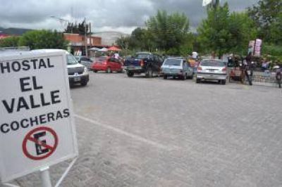 El intendente tafinisto desliz� que los vendedores ambulantes podr�an estar vinculados con un robo