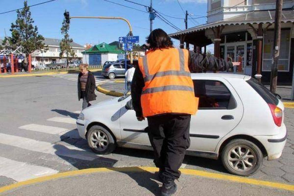 Inspectores de tr�nsito recomiendan sobre la circulaci�n en las sendas peatonales