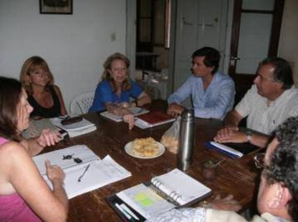 La c�pula del PJ se reuni� con los concejales kirchneristas