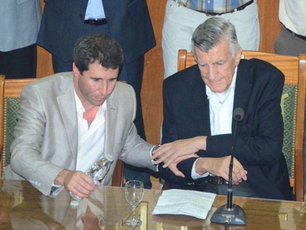 U�ac dijo que no pens� en su futuro pol�tico al reemplazar a Gioja