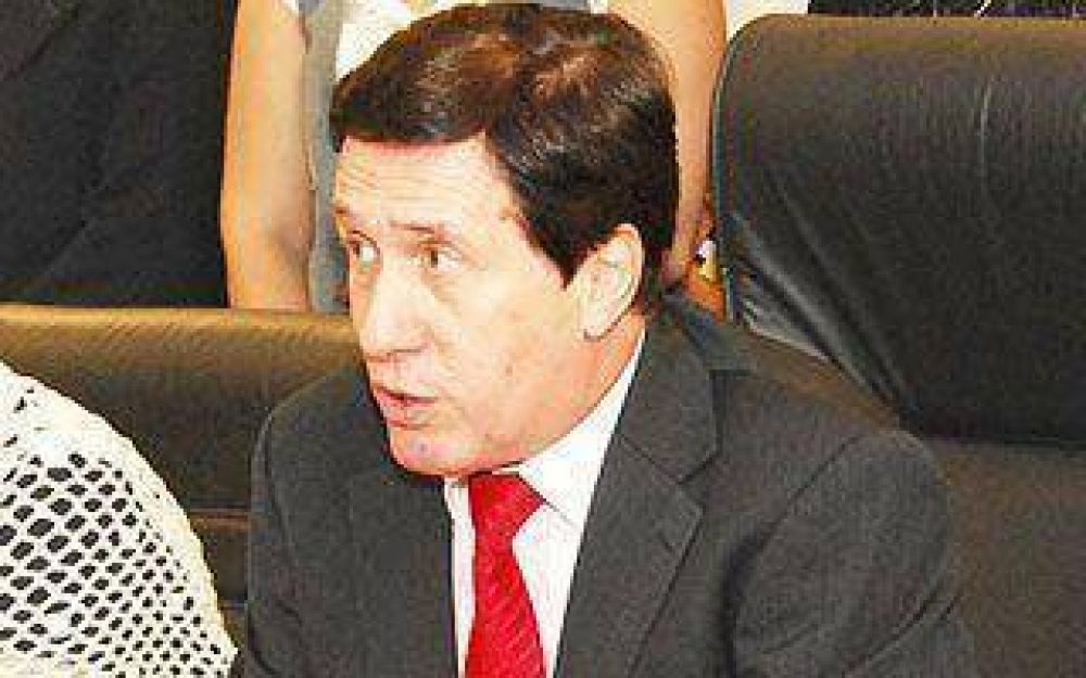D�az P�rez advirti� que no aprobar los convenios "detiene la gesti�n"