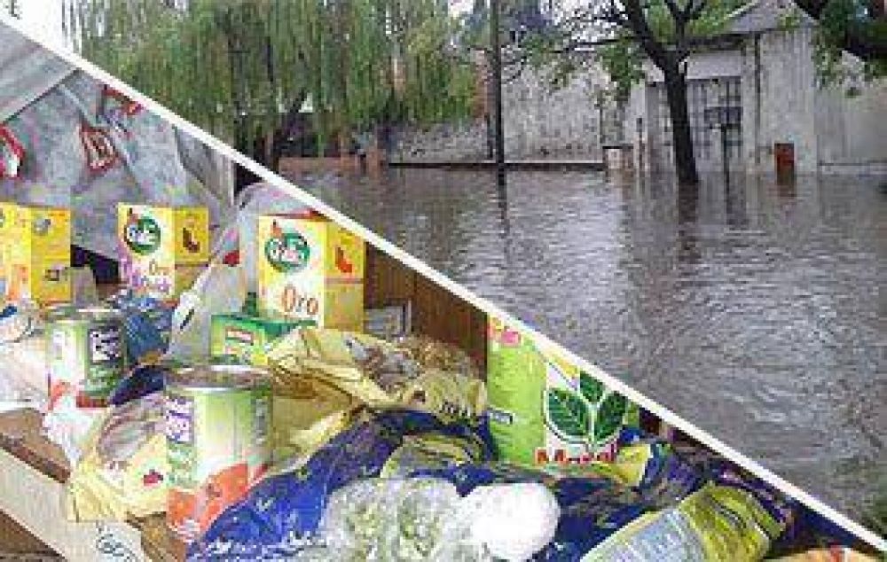 En Echeverr�a, juntan donaciones para los evacuados