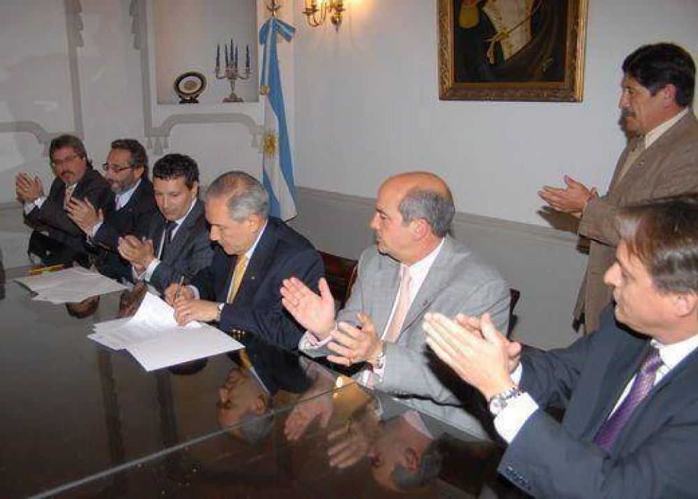 El PAMI financiar� la construcci�n del hospital de Abra Pampa 