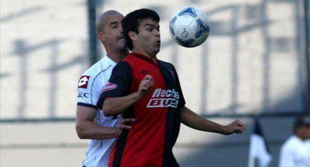 Col�n hizo f�tbol y Osella puso a Curuchet por Sosa