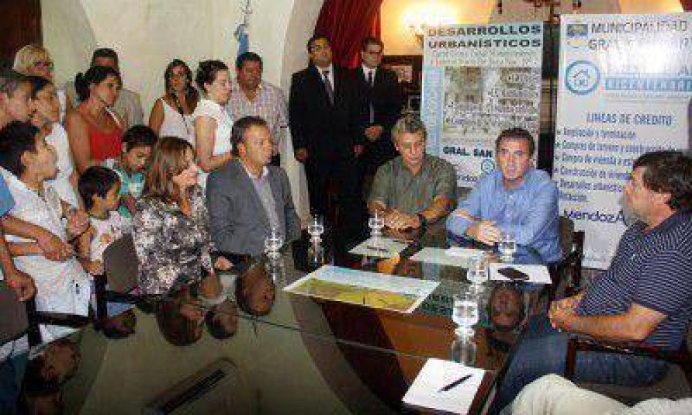 P�rez neg� un tope para las paritarias pero admiti� que no quieren hablar de porcentajes