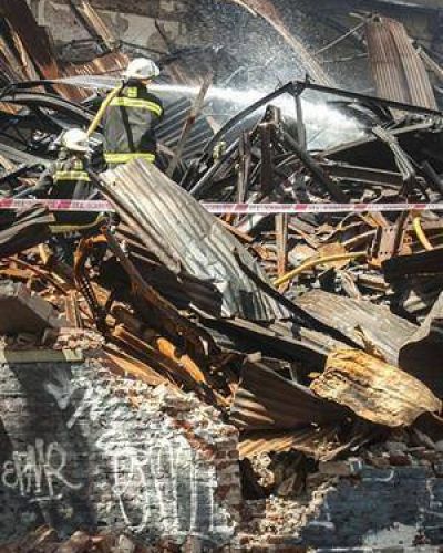 Continúa en estado crítico el bombero herido en Barracas