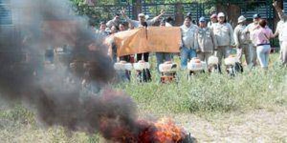 Los gentes de las Brigadas Sanitarias retomaron la protesta por salarios