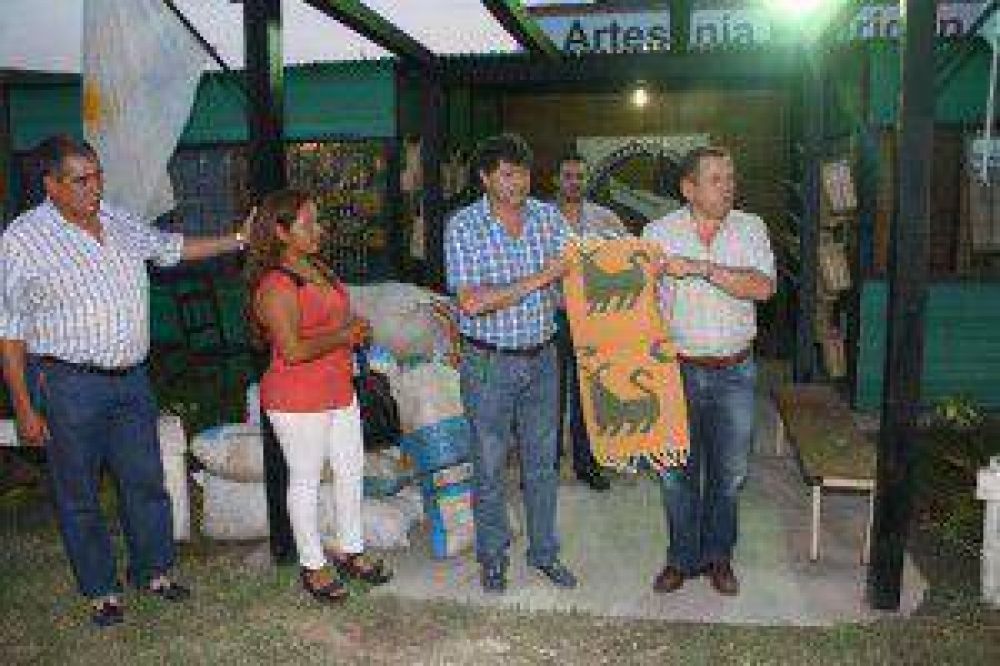 Respaldo del gobierno a artesanos abor�genes