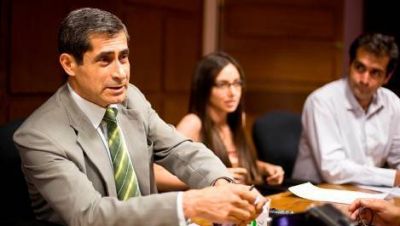 El aumento para los estatales ser�a escalonado y no superior al 25 por ciento