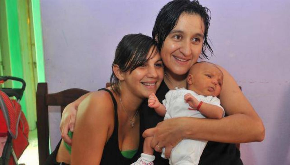 Pol�mica suspensi�n a la polic�a casada con otra mujer