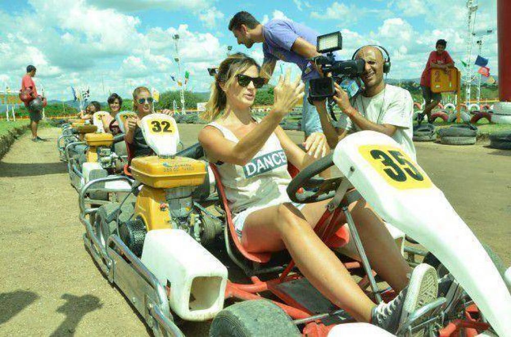 Los famosos en una divertida y alocada carrera de karting
