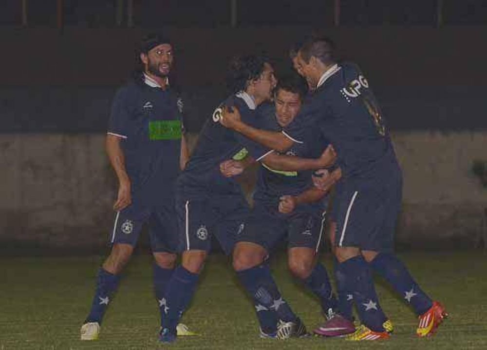 Racing sigue sin ganar y no levanta