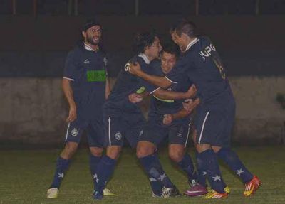 Racing sigue sin ganar y no levanta